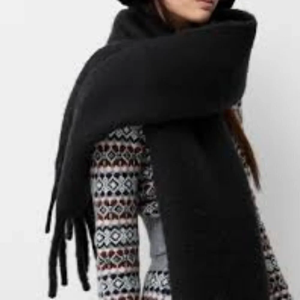 NWT Bershka Women Scarf